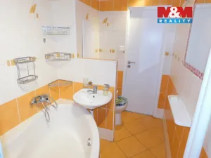 Pronájem bytu 1+1, Cheb, U Stadionu, 41 m2