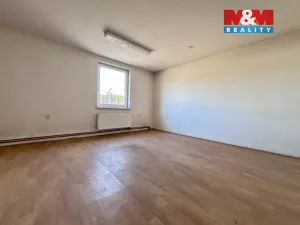 Pronájem skladu, Čestice, 888 m2