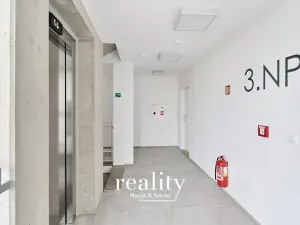 Prodej bytu 3+kk, Znojmo, Jarošova, 76 m2