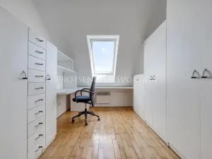 Prodej ordinace, Křižanov, Benešovo náměstí, 530 m2