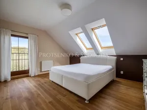 Prodej rodinného domu, Mořina, 239 m2