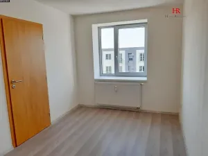Prodej bytu 2+kk, Milovice, Višňová, 33 m2