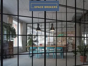 Pronájem kanceláře, Praha, Křižíkova, 1080 m2