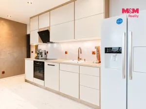 Prodej bytu 4+kk, Klatovy - Klatovy III, Husovo náměstí, 78 m2
