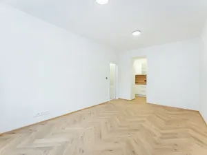 Prodej bytu 2+kk, Praha - Vršovice, Oblouková, 58 m2