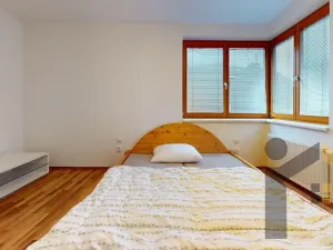 Pronájem bytu 3+kk, Praha - Hostivař, Hornoměcholupská, 84 m2