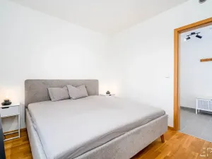 Pronájem bytu 2+kk, Praha - Vysočany, Smržových, 59 m2