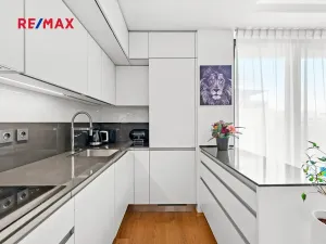 Prodej bytu 3+kk, Praha - Hrdlořezy, Učňovská, 71 m2