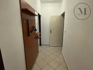 Pronájem výrobních prostor, Lišov, Miletínská, 1000 m2