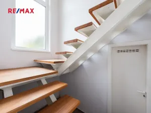 Prodej komerční nemovitosti, Měchenice, Hlavní, 330 m2