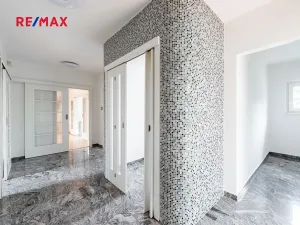 Prodej vily, Měchenice, Hlavní, 330 m2