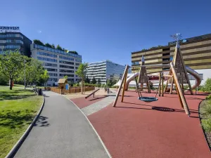 Pronájem kanceláře, Praha - Michle, Za Brumlovkou, 2030 m2