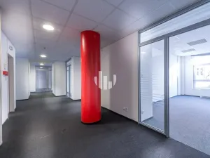 Pronájem kanceláře, Praha - Holešovice, Na Maninách, 725 m2