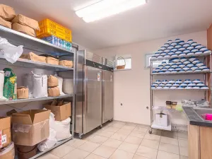 Prodej obchodního prostoru, Praha - Vršovice, Petrohradská, 68 m2