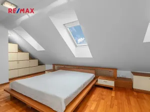 Prodej bytu 3+kk, Praha - Holešovice, Dobrovského, 107 m2