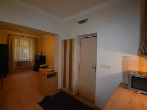 Pronájem bytu 1+1, Nejdek, náměstí Karla IV., 27 m2