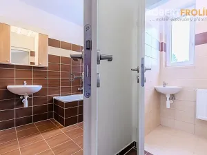 Pronájem bytu 2+1, Praha - Čakovice, U Párníků, 61 m2