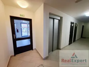 Prodej bytu 2+kk, Praha - Pitkovice, Lošáková, 67 m2