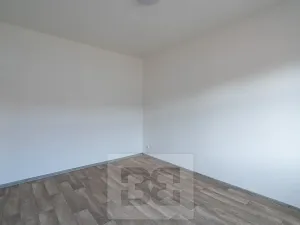 Pronájem bytu 2+kk, Praha - Vršovice, Novorossijská, 38 m2
