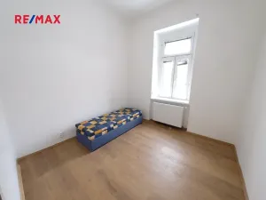 Pronájem bytu 2+kk, Praha - Libeň, Chlumčanského, 34 m2