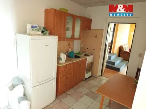 Pronájem skladu, Doksy, Valdštejnská, 1730 m2