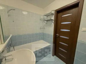 Pronájem bytu 3+kk, Klecany, V Honech, 63 m2