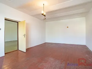 Prodej bytu 2+1, Teplá, Masarykovo náměstí, 146 m2