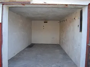 Pronájem garáže, Opava, 18 m2