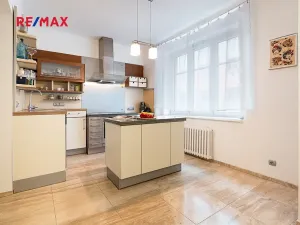 Prodej bytu 2+kk, Praha - Holešovice, Tovární, 77 m2