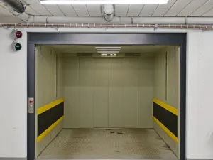 Pronájem garážového stání, Hradec Králové - Pražské Předměstí, 13 m2