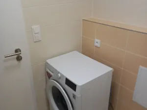 Pronájem bytu 1+kk, Praha - Hloubětín, Za černým mostem, 36 m2