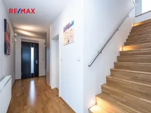 Pronájem vily, Praha - Lysolaje, 150 m2