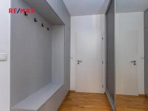 Pronájem vily, Praha - Lysolaje, 150 m2