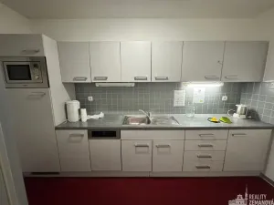 Pronájem kanceláře, Praha - Smíchov, Karla Engliše, 1006 m2