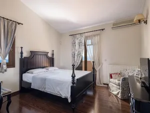 Prodej vily, Stérnes Héraklion, Řecko, 340 m2