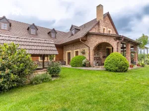 Prodej rodinného domu, Bříství, 375 m2