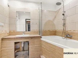 Prodej bytu 3+1, Praha - Petrovice, Rezlerova, 69 m2