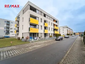 Pronájem bytu 1+kk, Velký Osek, U hřiště, 33 m2