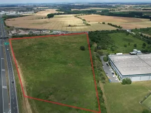 Pronájem komerčního pozemku, Praha, 800 m2
