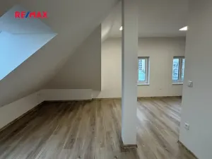 Pronájem bytu 1+kk, Kladno, Čermákova, 32 m2