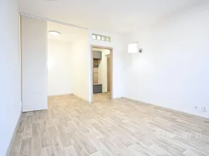 Pronájem bytu 2+kk, Chomutov, Holešická, 42 m2