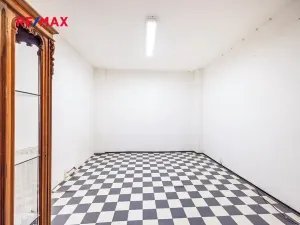 Pronájem obchodního prostoru, Praha - Dolní Počernice, Českobrodská, 66 m2