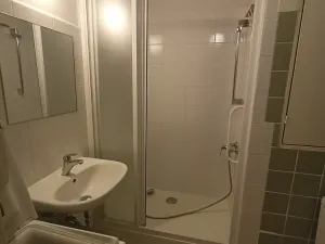 Pronájem bytu 1+kk, Praha - Modřany, Lysinská, 30 m2