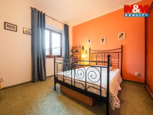 Prodej obchodního prostoru, Kladno - Kročehlavy, Vrchlického, 163 m2