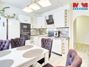 Prodej bytu 2+1, Jirkov, U Stadionu, 60 m2