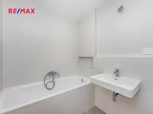 Pronájem bytu 2+kk, Praha - Radlice, U Komína, 53 m2