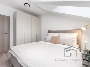 Pronájem bytu 2+kk, Praha - Libeň, Pod Labuťkou, 38 m2