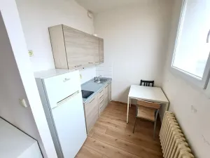 Pronájem bytu 1+kk, Praha - Vysočany, U vinných sklepů, 30 m2