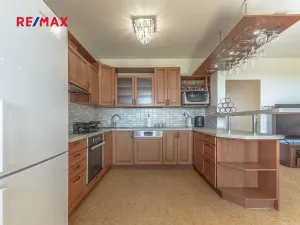 Prodej bytu 4+kk, Praha - Čakovice, Ke stadionu, 82 m2