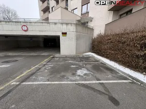 Pronájem garážového stání, Brno, Kigginsova, 12 m2